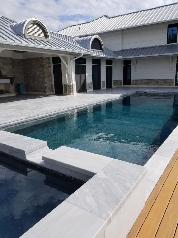 4-types-of-natural-stone-pavers-for-luxury-pools